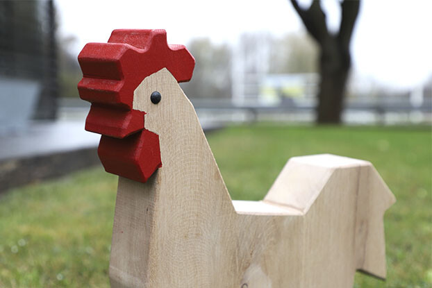 Lekeskulptur - høne og hane